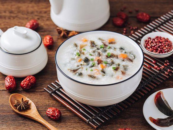 在炎热的夏天有哪些适宜食用的养生粥
